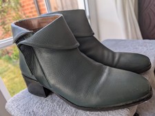 Tu Black Leather Ankle Boots