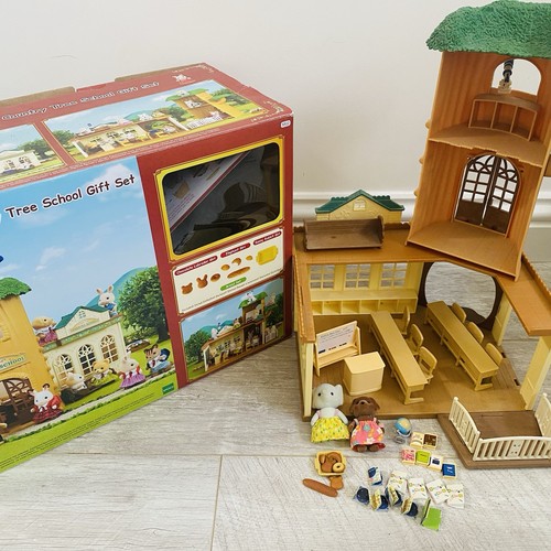 Sylvanian families country - families,