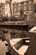Narrow boat Grand Union Canal