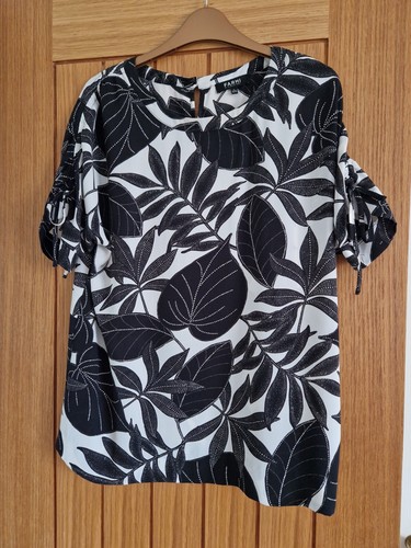 Nicole farhi floral blouse - floral,