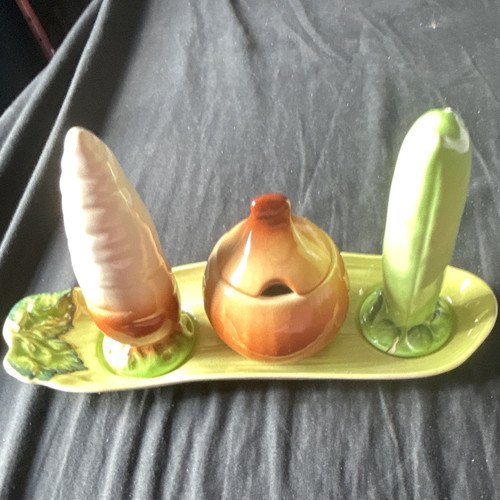Carlton ware ceramic vegetable - ceramic,