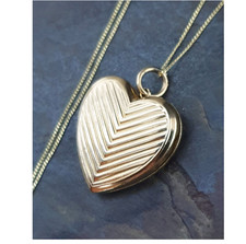 Antique 9ct Gold HEART Locket