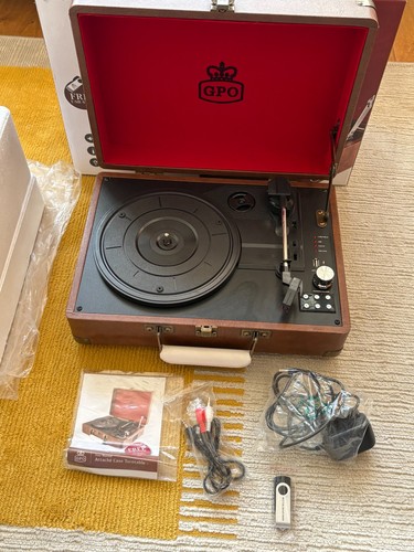 Gpo attache case record - case, player