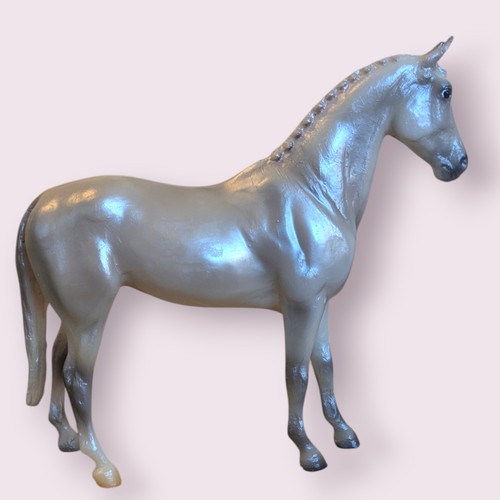 Breyer model horse 2021 - breyer,