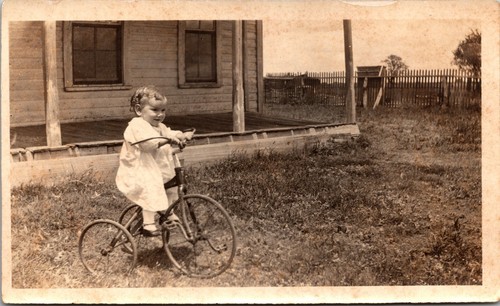 Vintage photo of child - photo,