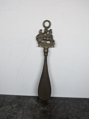 Shoehorn vintage antique old - shoehorn,