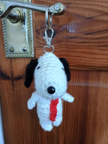 Snoopy keyring crochet bag - snoopy,