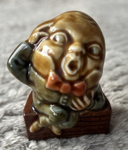 Wade whimsies larger figurine - wade,