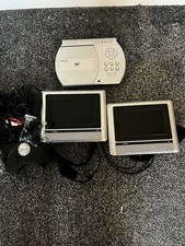 Venturer portable dual-screen
