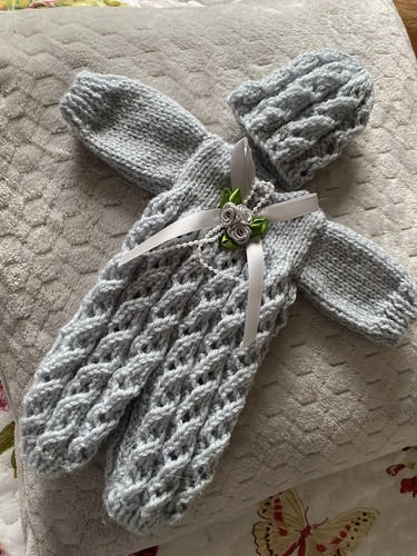 Hand knitted dolls clothes - hand, to