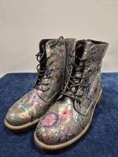 Pavers Ladies Boots size 6