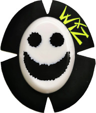 WIZ SMILEY FACE KNEE SLIDERS