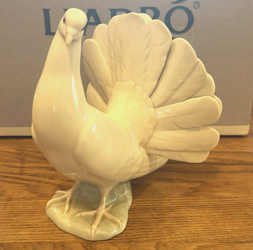 Lladro fan tailed - dove,