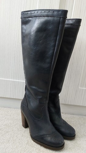 Stunning navy leather - stunning, knee