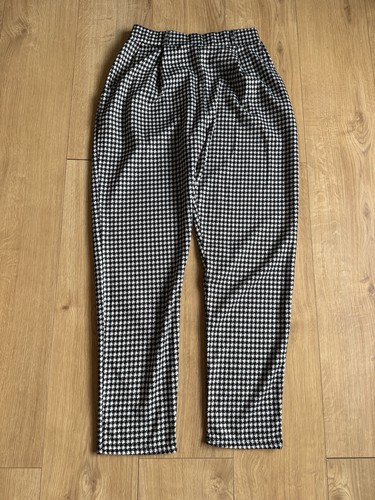 Quiz black white - black, dogtooth