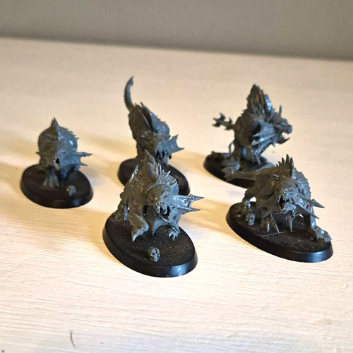 Lot unpainted miniatures - 5,