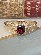 Gents 9ct Gold & Garnet  Gypsy