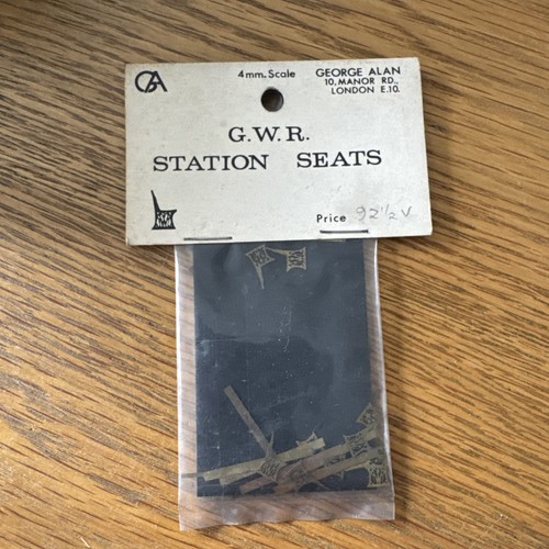 Gwr station seats george - station, alan