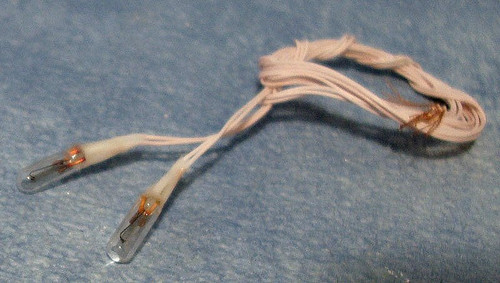 Dolls house bulb grain of - bulb,