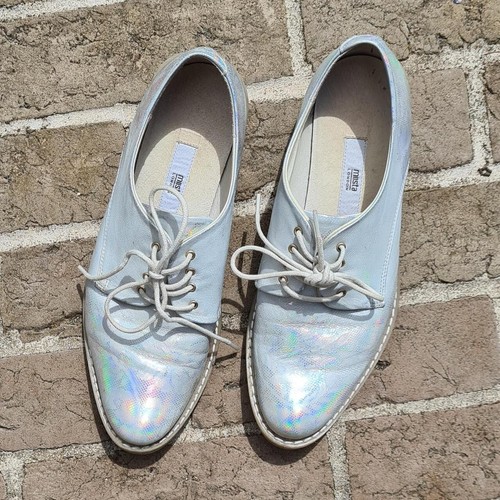 Iridescent silver floral zoe - silver,
