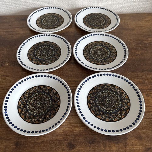 Meakin small plates - &,