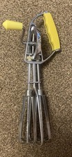 Vintage Hand Held Egg Beater/whisk