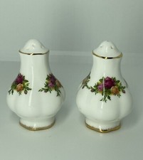Vintage Royal Albert Old Country Roses Salt & Pepper Pots With Stoppers