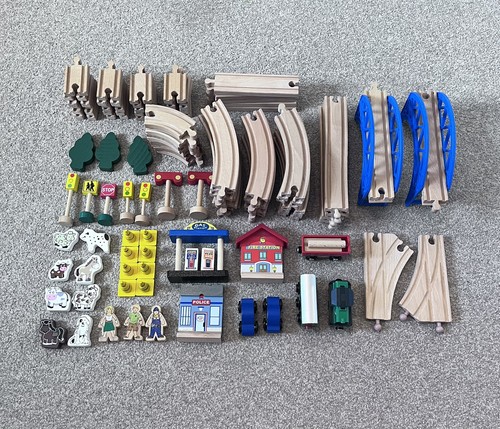 Large wooden train set - train,