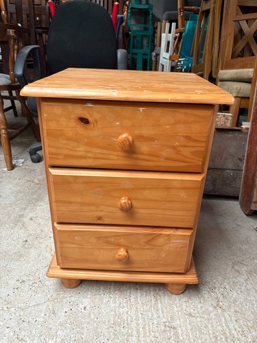 Pine drawer bedside unit - 3,
