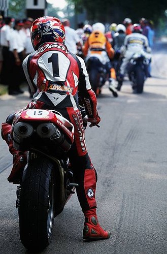 Superbike legend carl fogarty - superbike,