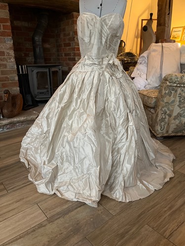 Gorgeous ian stuart platinum - ian,