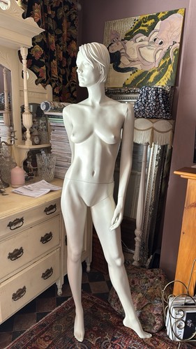 Mannequin full body - full, female