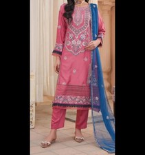 Pakistani Dress designer