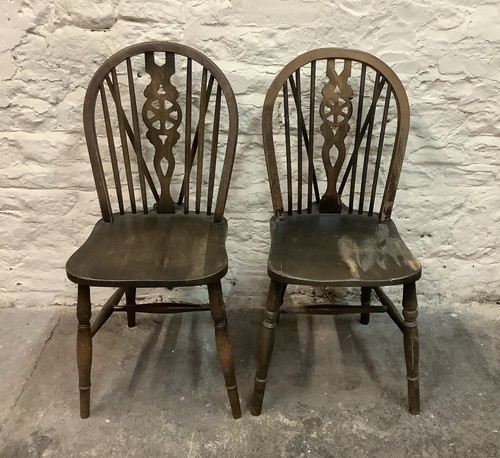 Vintage wheelback wood - 2,