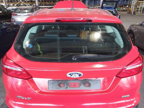 Tailgate boot red ford focus - boot,