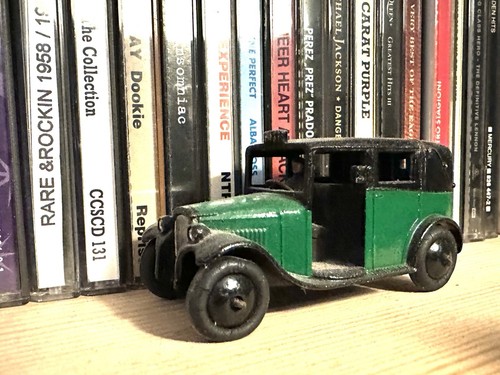 Dinky 36g taxi with - dinky, driver