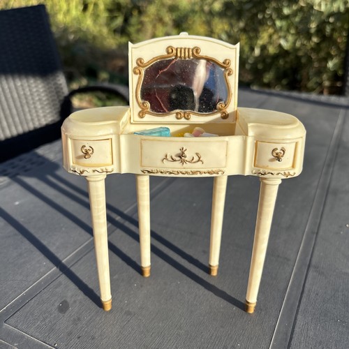 Louis marx dressing - dressing, table