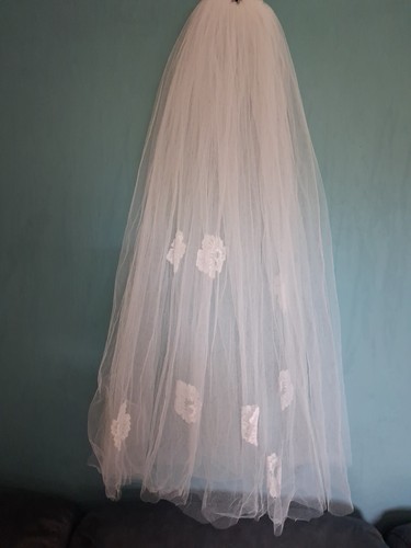 White wedding veil - , tier