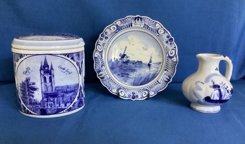 Delft blue hand - hand, painted