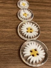 Clear Resin Flower Daisy