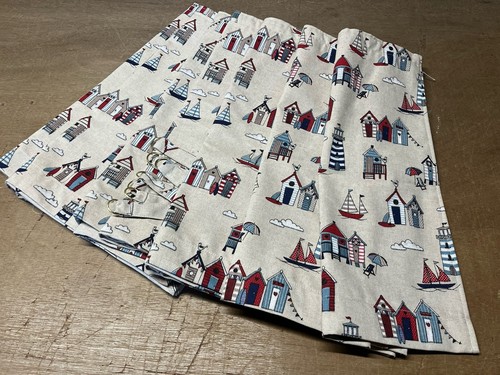 Happy days beach - hut, fabric
