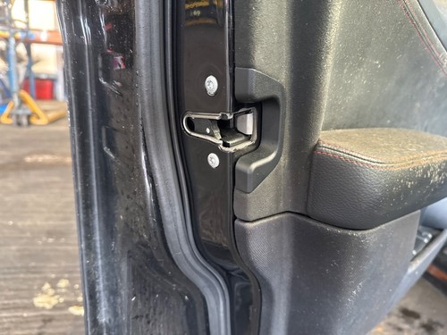 Mercedes class door lock - mercedes,