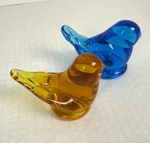 Vtg art glass bird figurines - art,