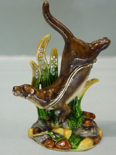 Hidden treasures arora otter - arora,