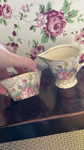 Vintage milk jug and - vintage, sugar