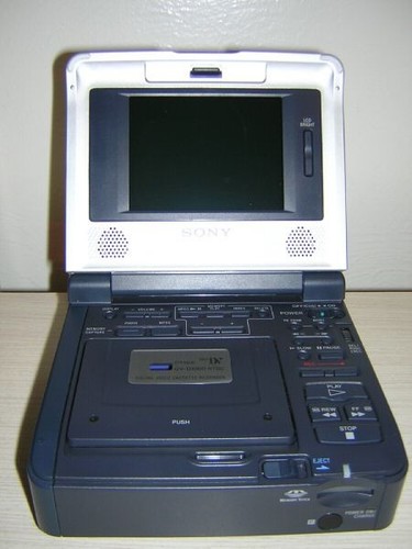 Sony d1000 mini video - sony,