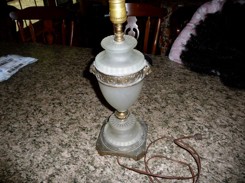 Fine vintage milky glass table - fine,