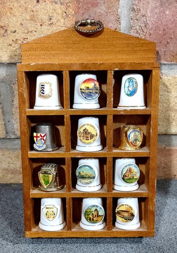 Thimble display case with - thimble, 12