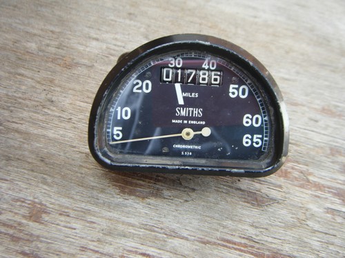 Smiths shape speedometer - smiths, d