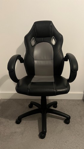 Intimate heart gaming - wm, chair